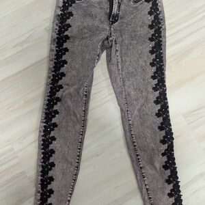 VENUS Black Floral on Gray Skinny Jeans